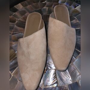 Vince Women's Beige Suede Mules Size 5.5 New